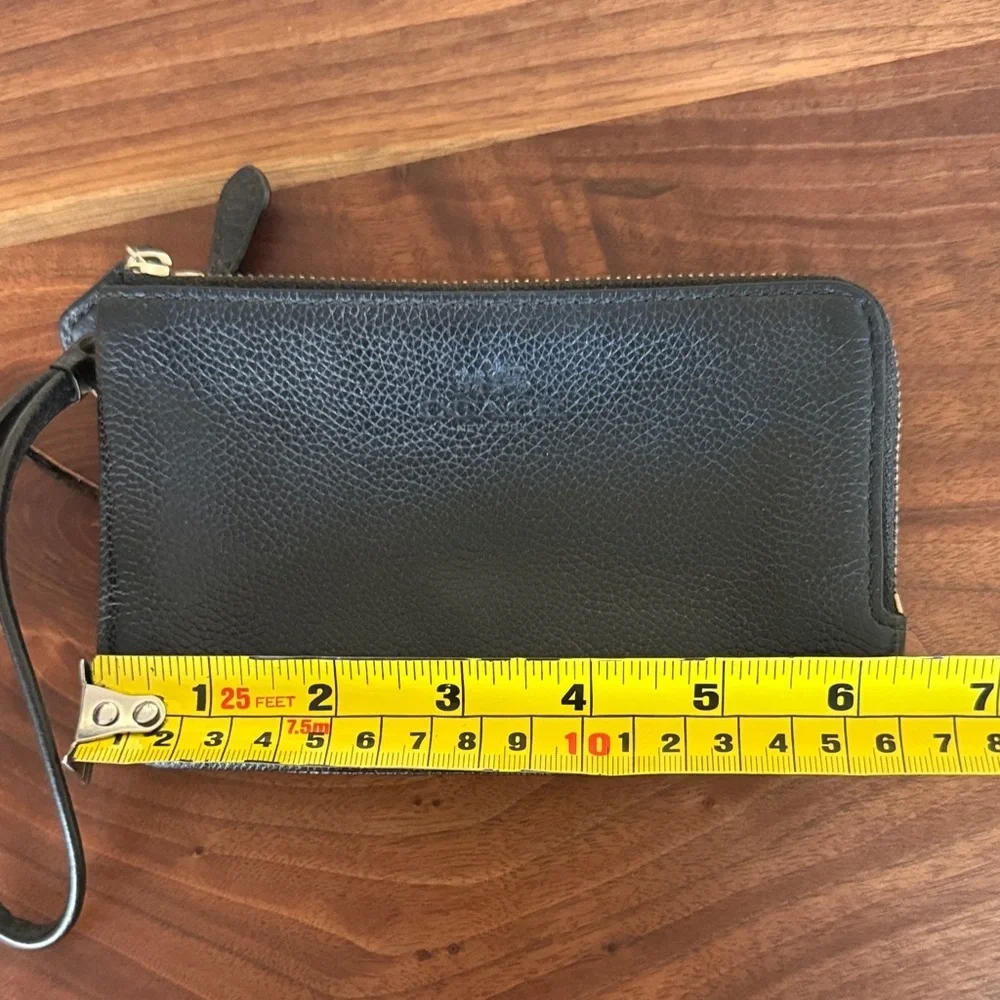 Coach Black Leather Wristlet double zipper black